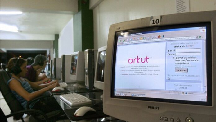 Computador antigo acessando Orkut